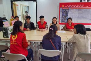 浓浓关爱暖人心，足球竞猜集团官网足球竞猜集团官网足球竞猜集团官网足球竞猜集团官网首页-足球竞猜(中国)-足球竞猜(中国)
集团党支部慰问困难单亲家庭